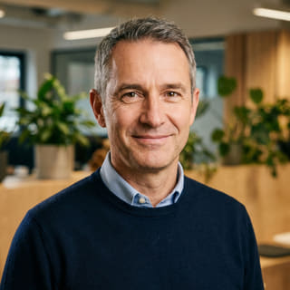James Mitchell, con el cargo de Director Ejecutivo en Zenit Investiva, foto de perfil